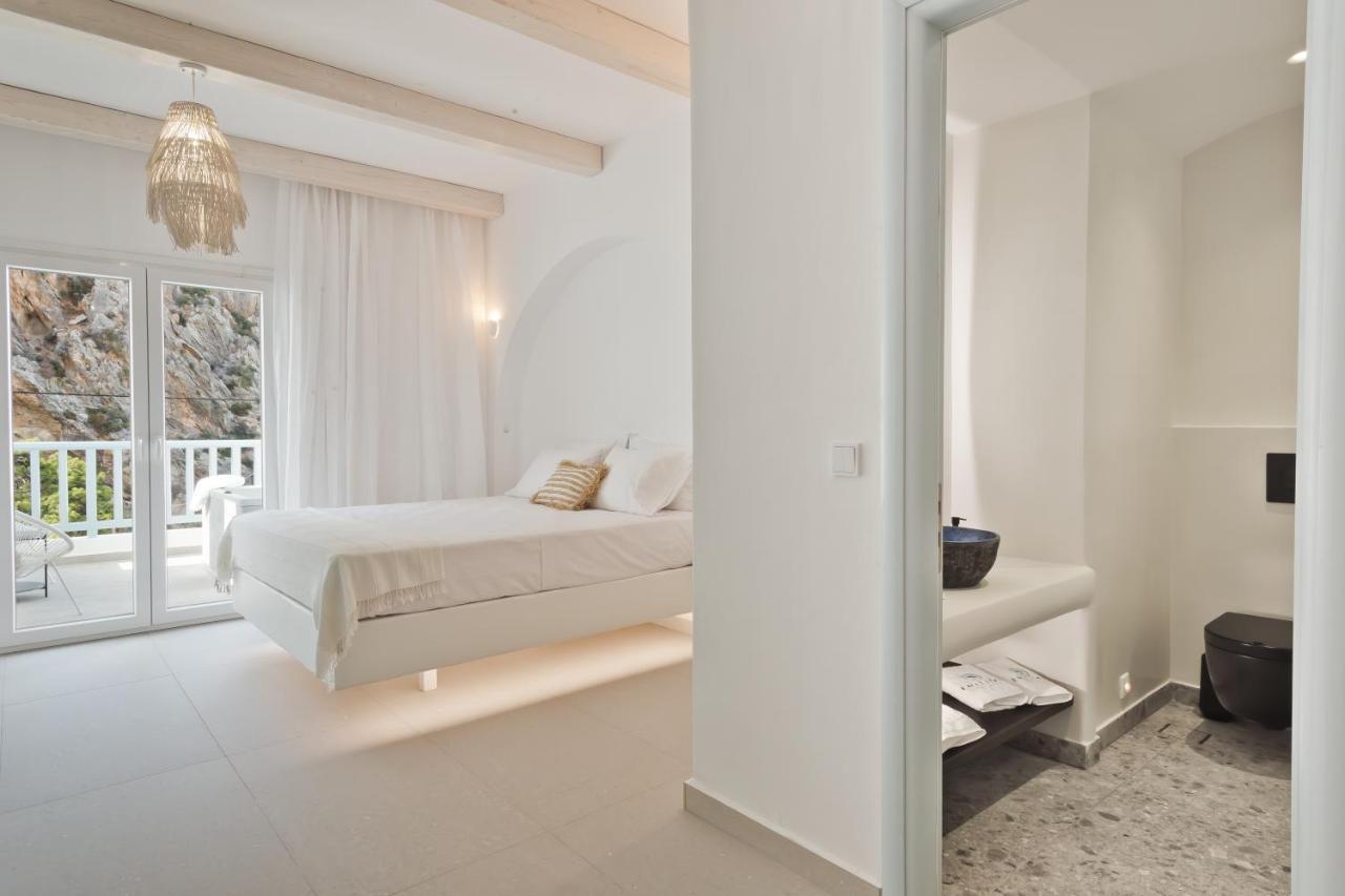 Enilion Luxury Suites Kyra Panagia Exterior photo