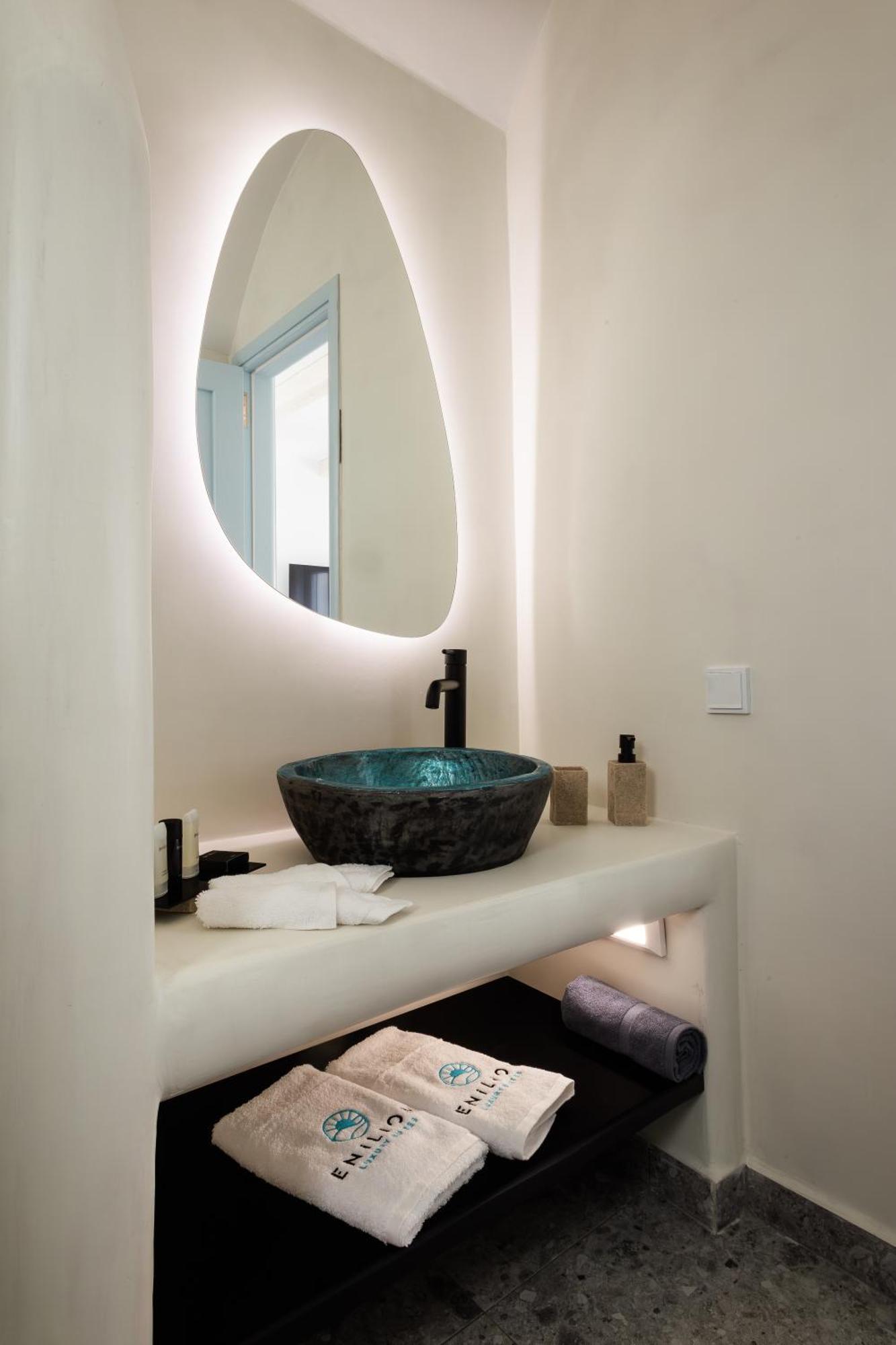 Enilion Luxury Suites Kyra Panagia Exterior photo